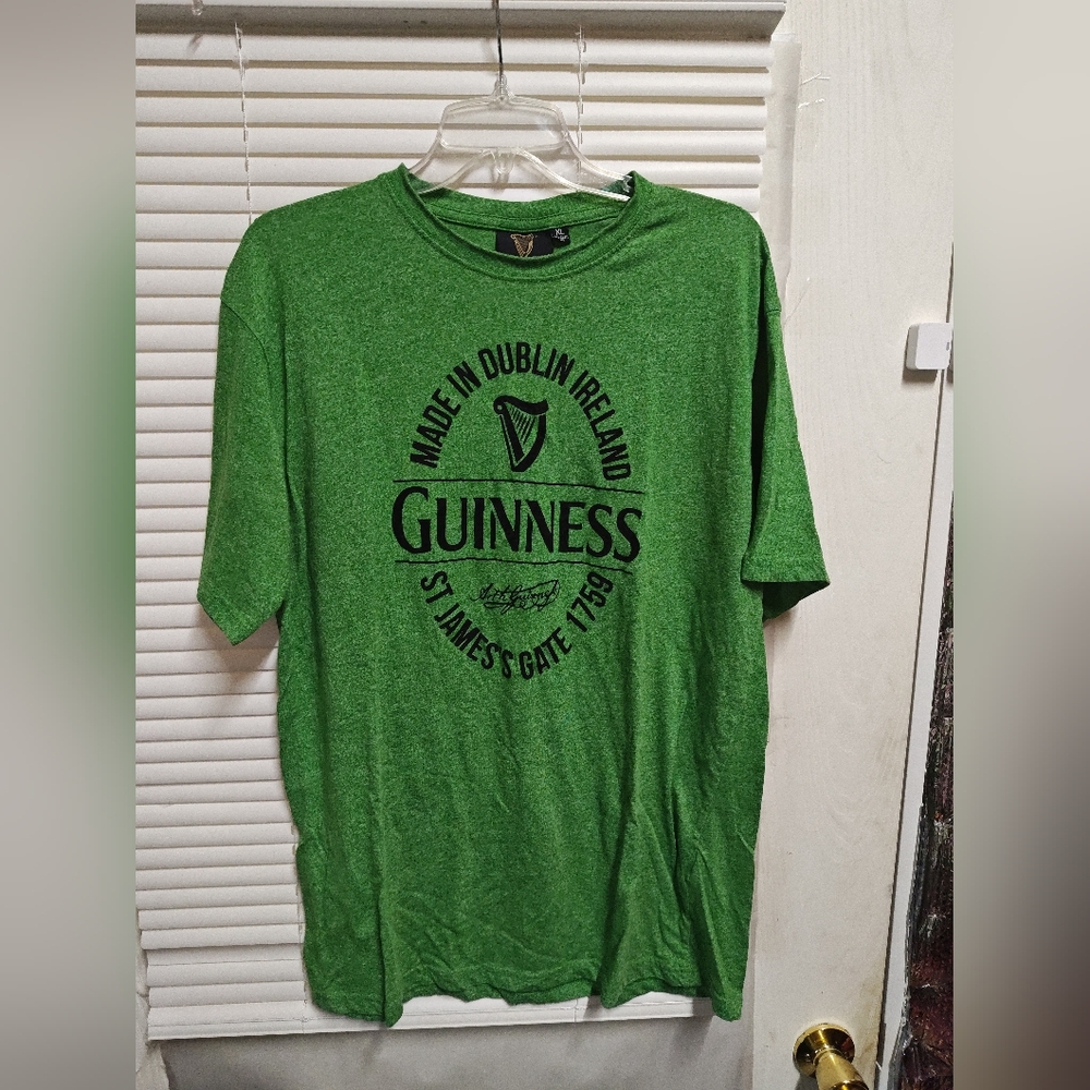Guinness Green Short Sleeve Men's Relaxed Fit Tee